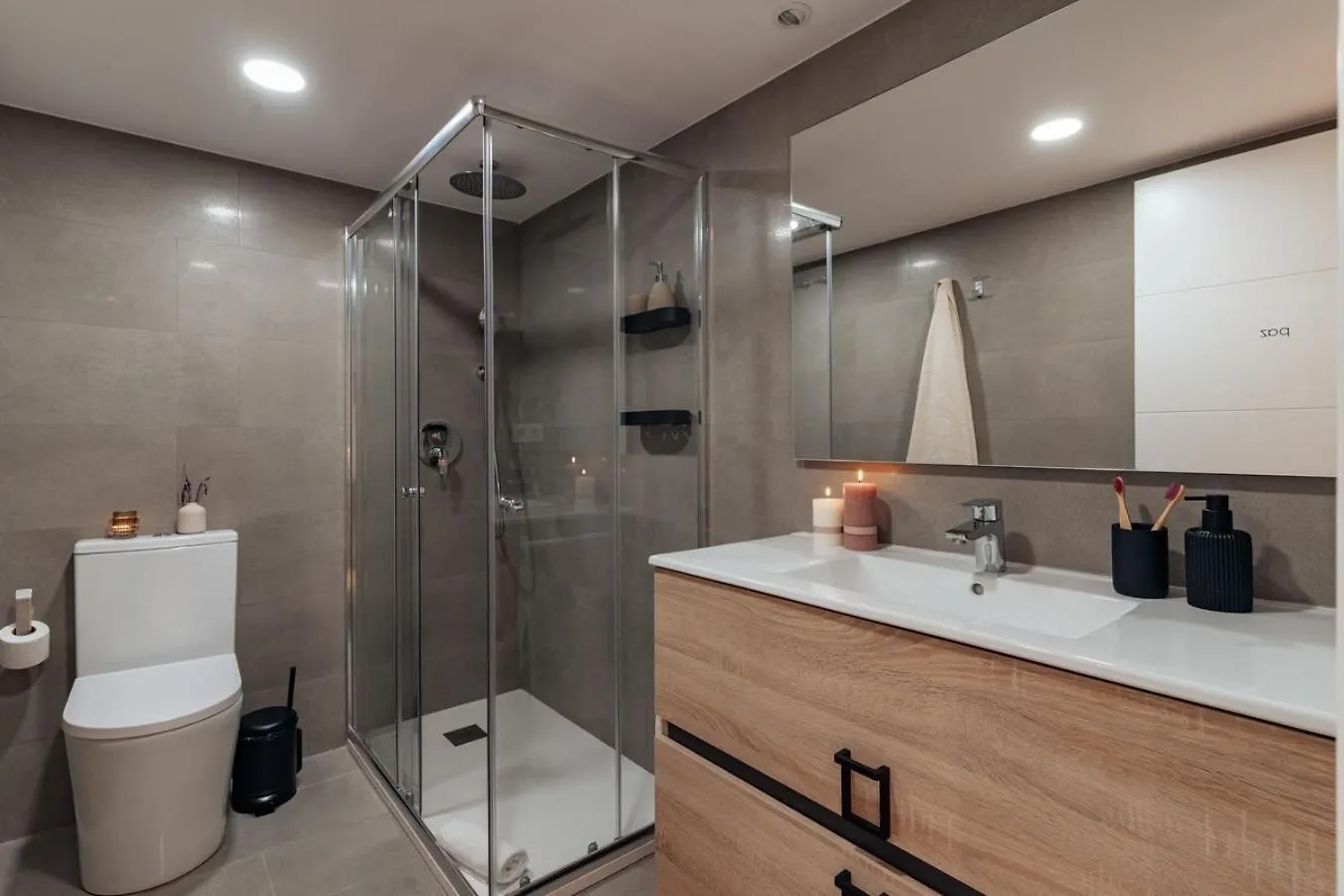 Casa Lennon Apartment Barcelona