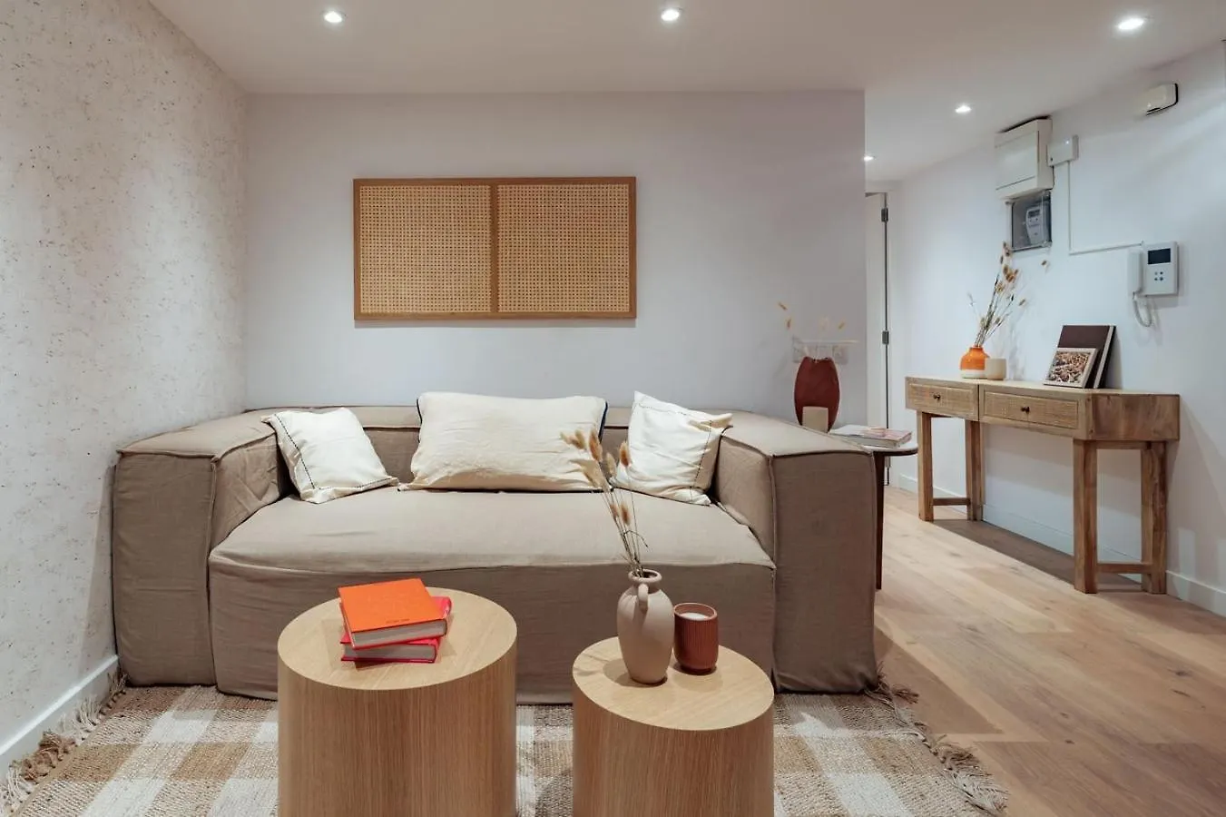 Casa Lennon Apartment Barcelona
