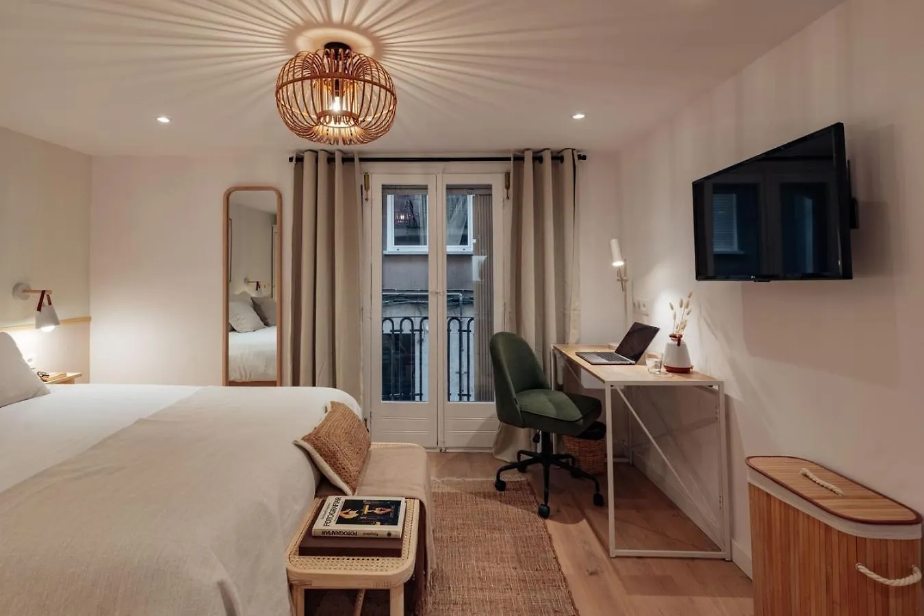 Casa Lennon Apartment Barcelona Spain