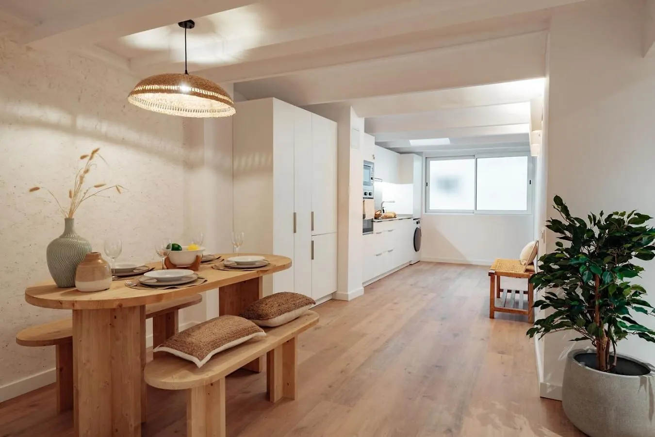 Casa Lennon Apartment Barcelona